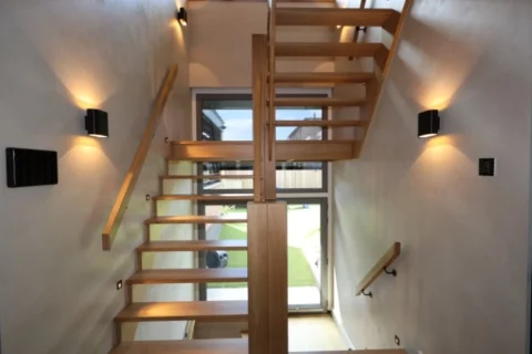 Trap in woonkamer nieuwbouw
