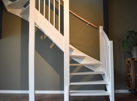 Houten ronde trapleuning