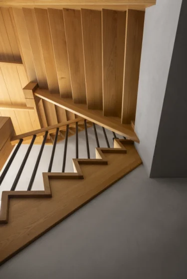Massief houten trap