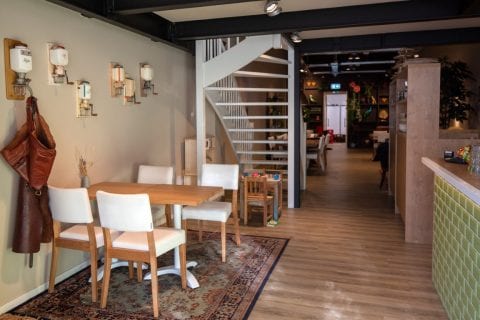 Twee trappen voor Barista Café Emmen