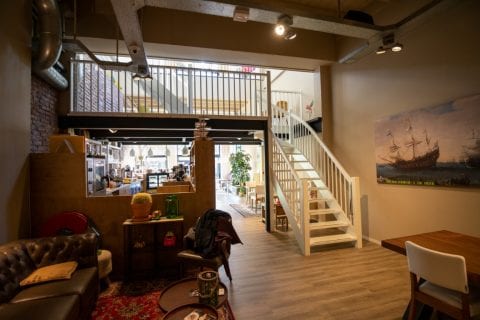 Twee trappen voor Barista Café Emmen