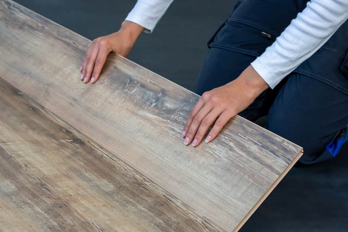 Next-Step-vloer-River-Pine-leggen-Middel